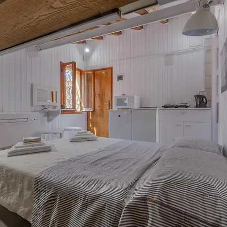 Apartment Aposa Little House